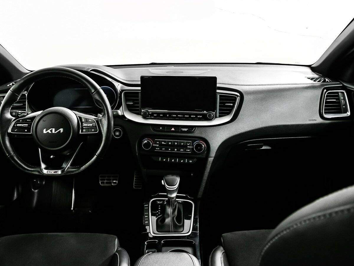 Купить Kia Ceed с пробегом. Фото: #10