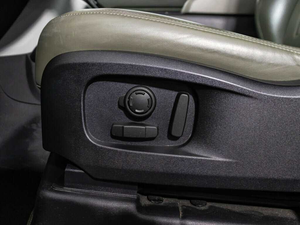 Купить Land Rover Defender с пробегом. Фото: #19