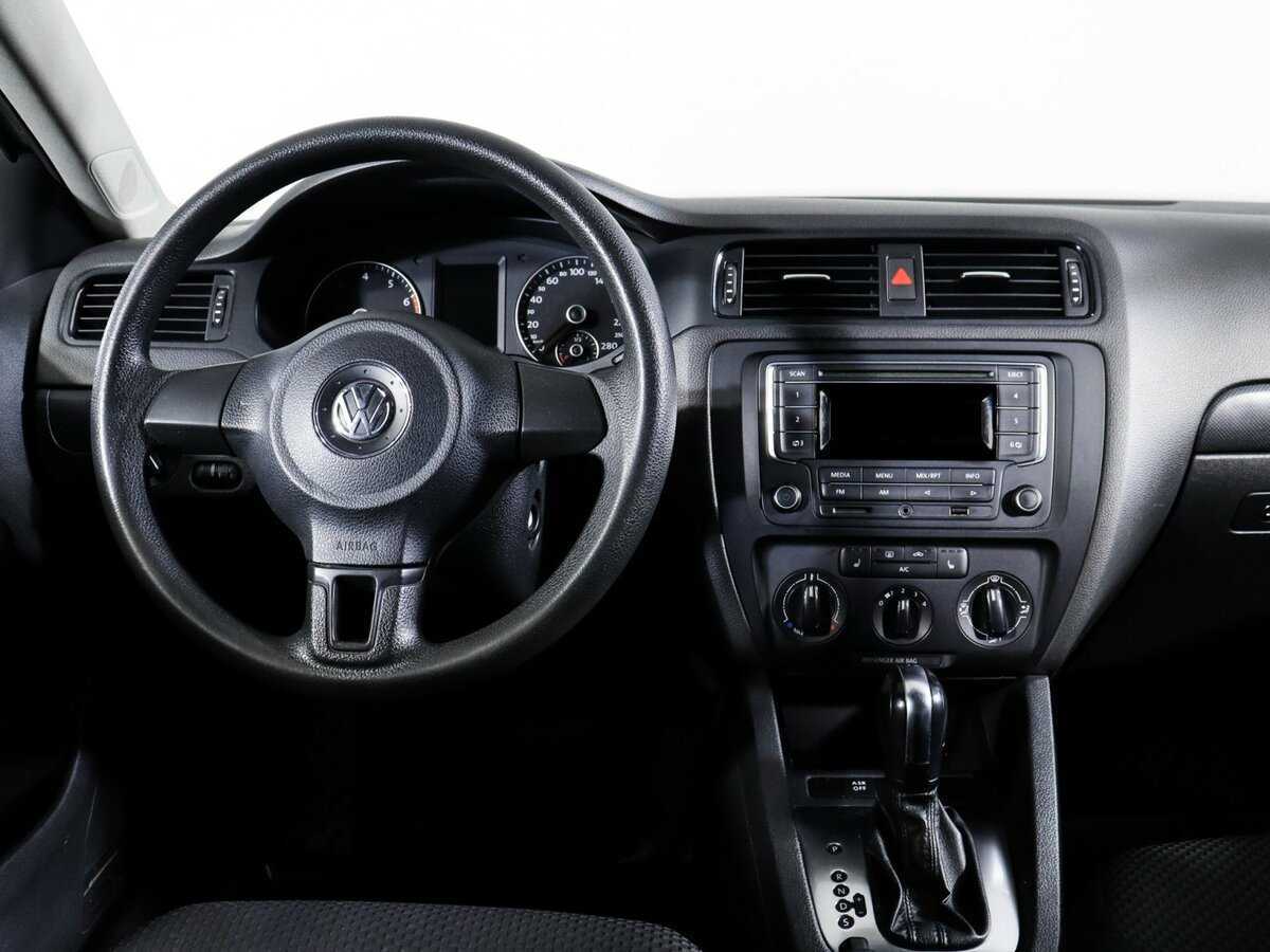 Купить Volkswagen Jetta с пробегом. Фото: #8