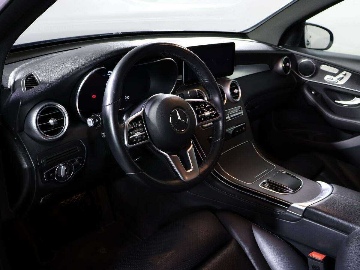 Купить Mercedes-Benz GLC с пробегом. Фото: #11