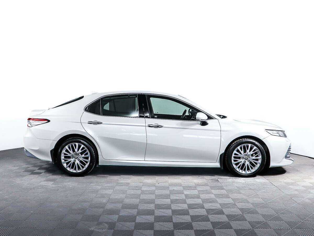 Купить Toyota Camry с пробегом. Фото: #2