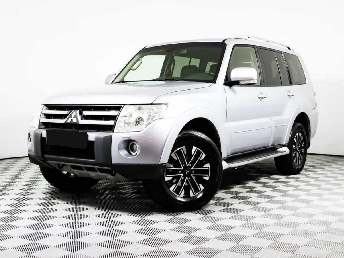Купить Mitsubishi Pajero с пробегом. Посмотреть фото