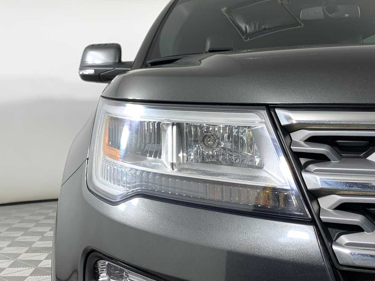 Купить Ford Explorer с пробегом. Фото: #9