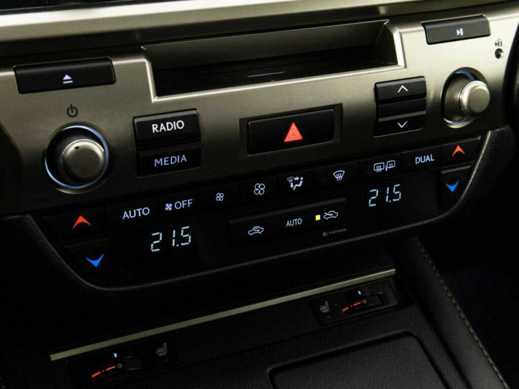 Купить Lexus ES с пробегом. Фото: #19