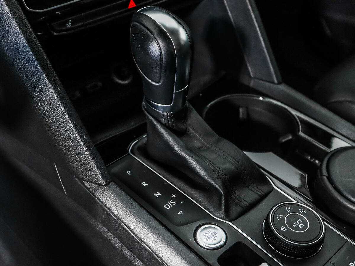 Купить Volkswagen Teramont с пробегом. Фото: #9