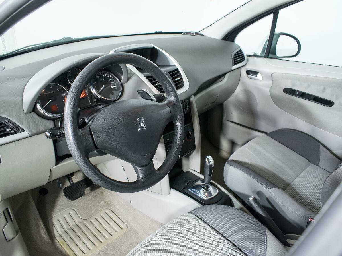 Купить Peugeot 207 с пробегом. Фото: #12