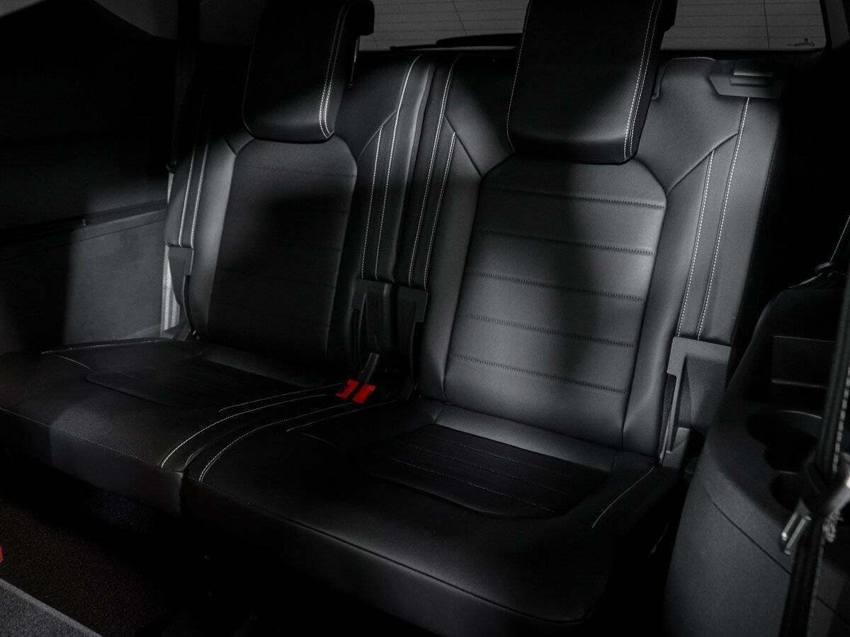 Купить Volkswagen Teramont с пробегом. Фото: #20