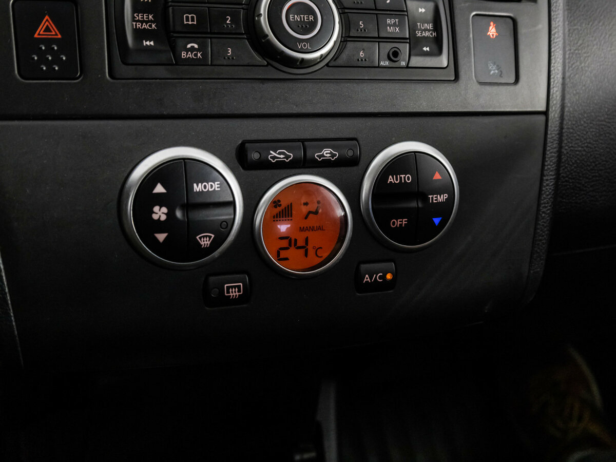 Купить Nissan Tiida с пробегом. Фото: #9
