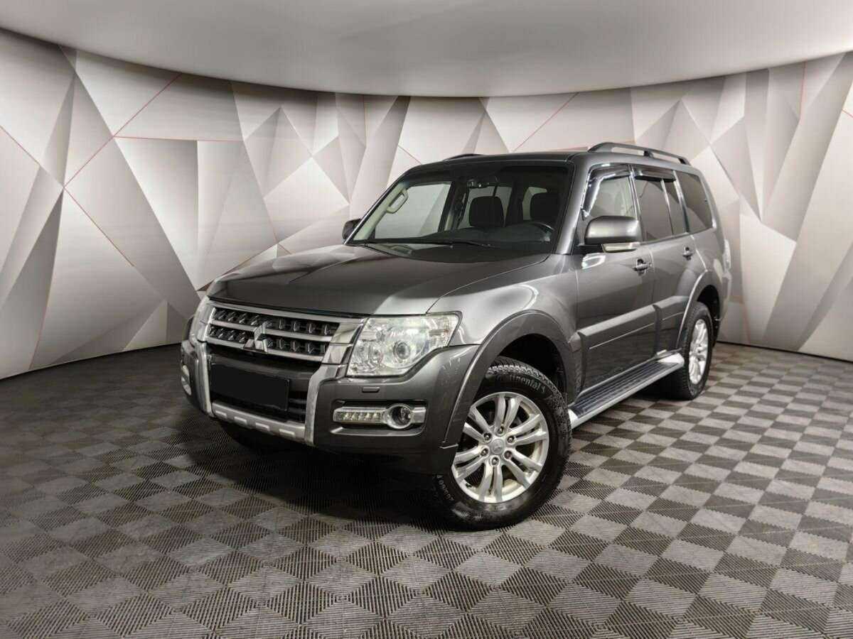 Купить Mitsubishi Pajero с пробегом. Посмотреть фото