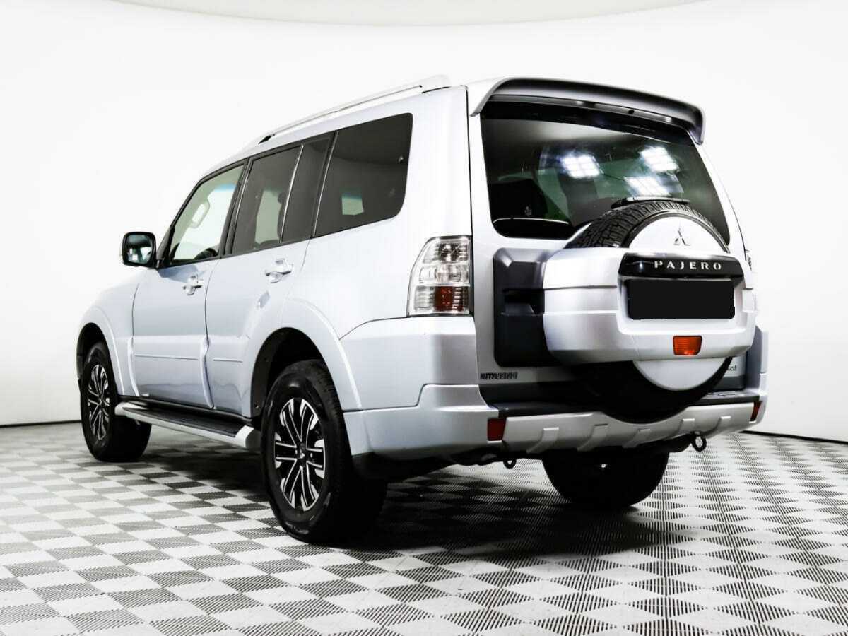 Купить Mitsubishi Pajero с пробегом. Фото: #4