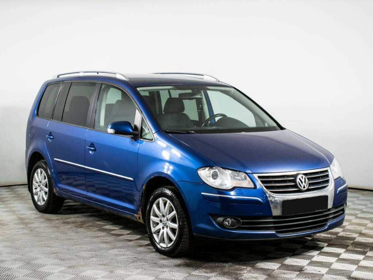 Купить Volkswagen Touran с пробегом. Фото: #2