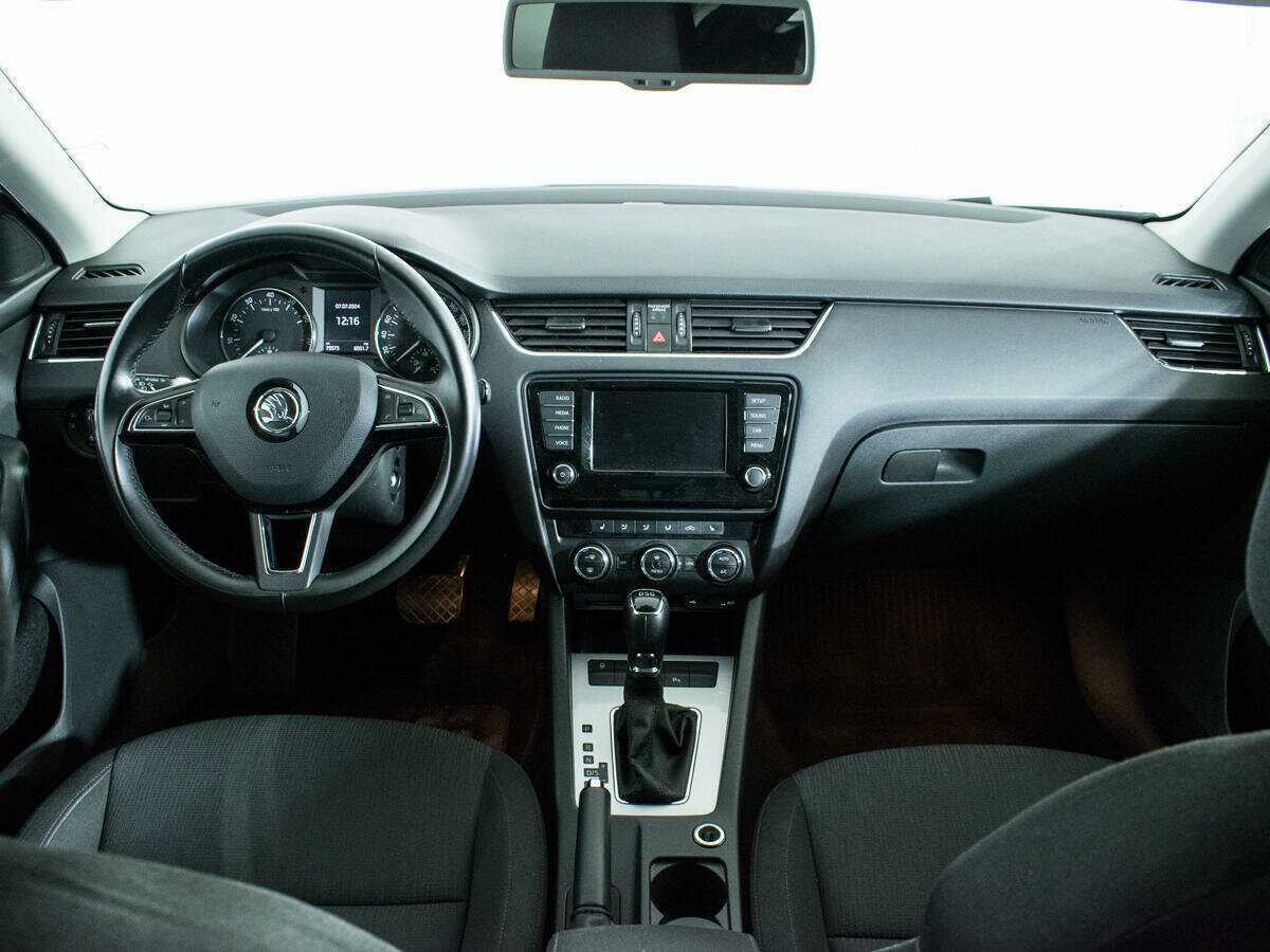 Купить Skoda Octavia с пробегом. Фото: #11