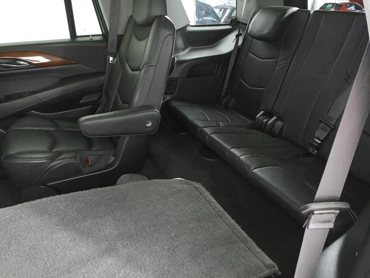 Купить Cadillac Escalade с пробегом. Фото: #9