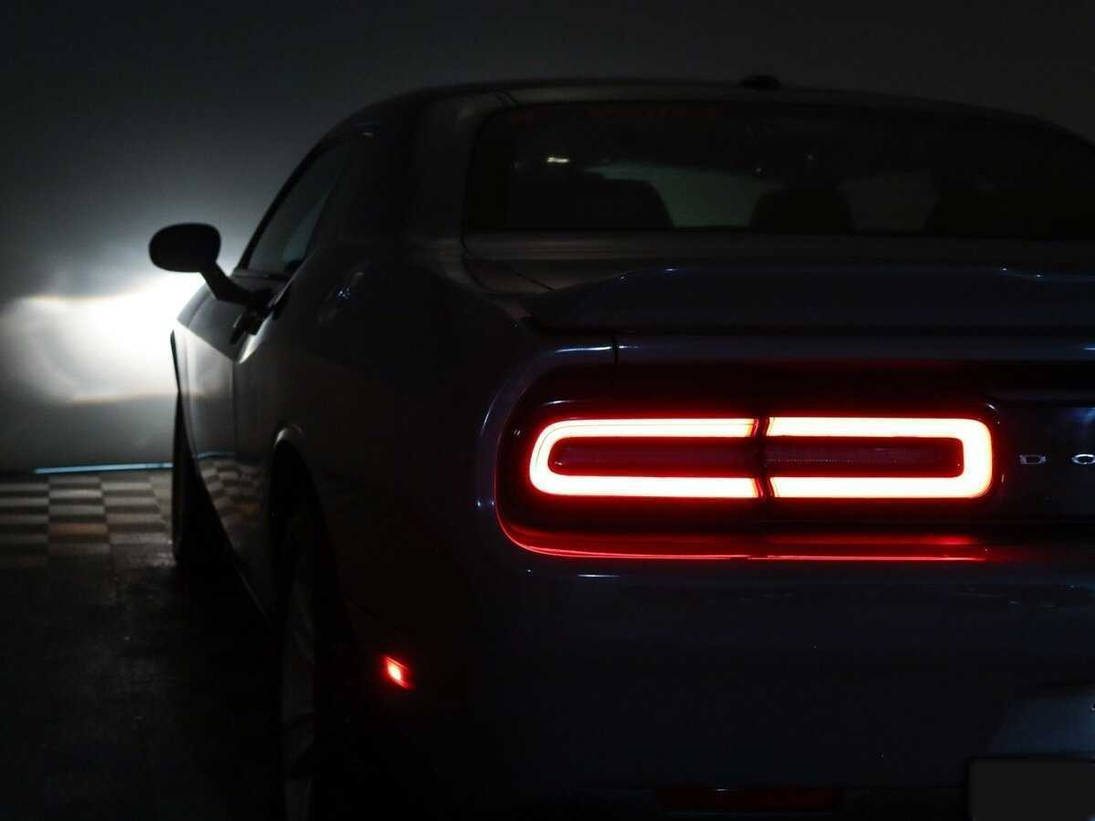 Купить Dodge Challenger с пробегом. Фото: #21