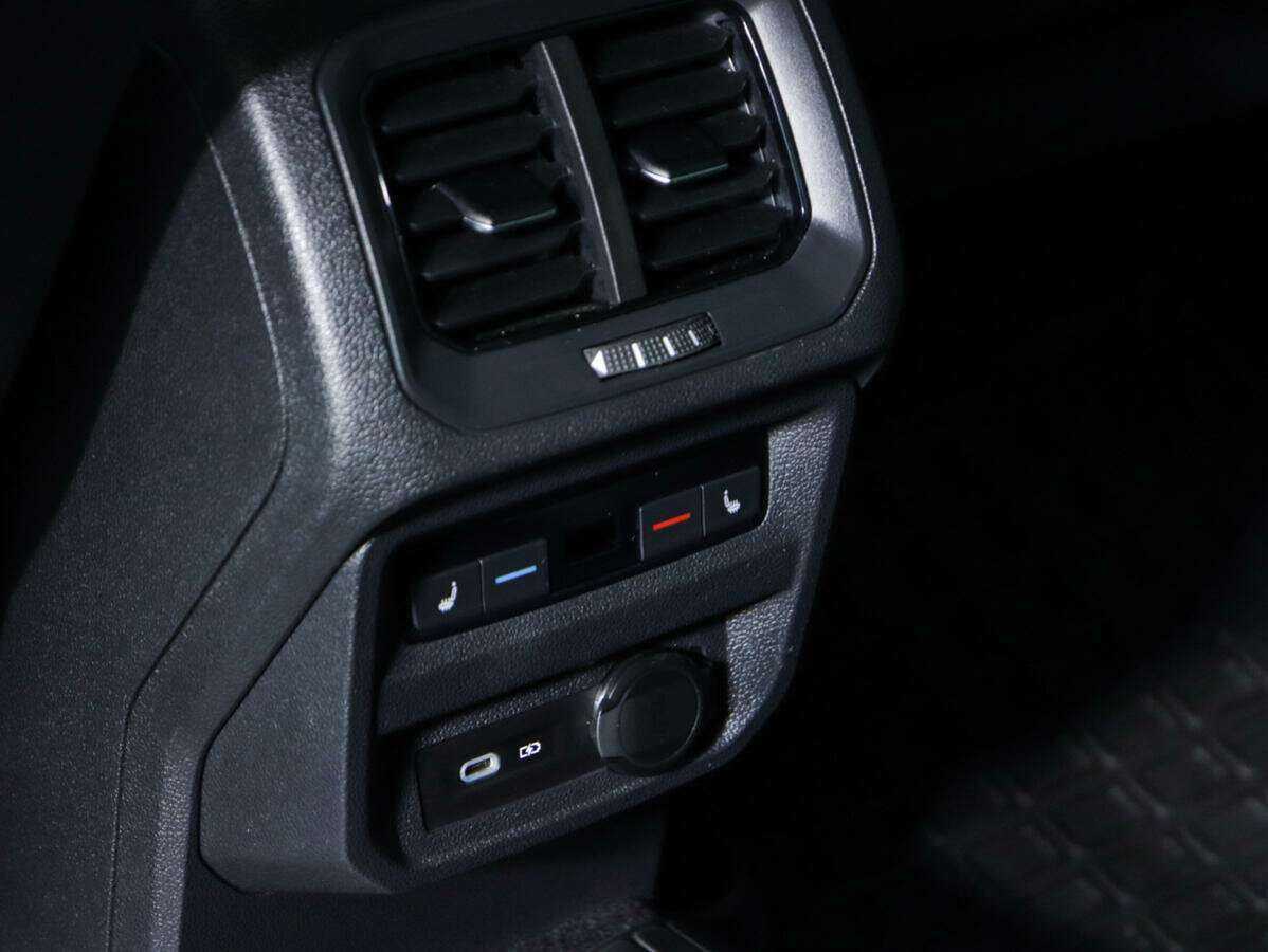 Купить Volkswagen Tiguan с пробегом. Фото: #15