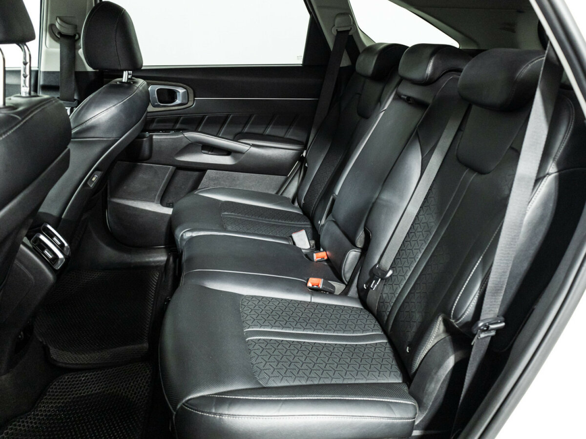 Купить Kia Sorento с пробегом. Фото: #8