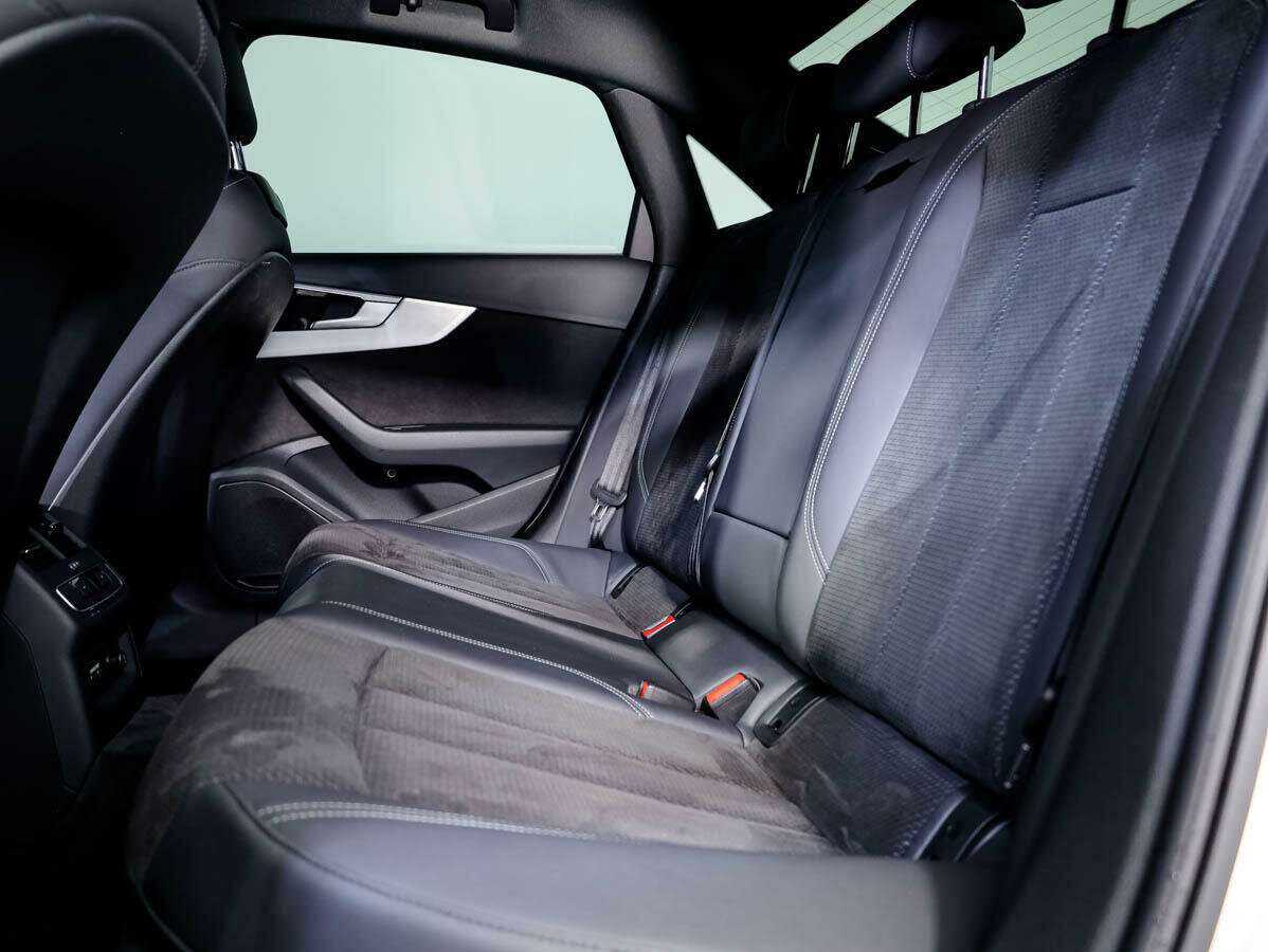 Купить Audi A4 с пробегом. Фото: #11