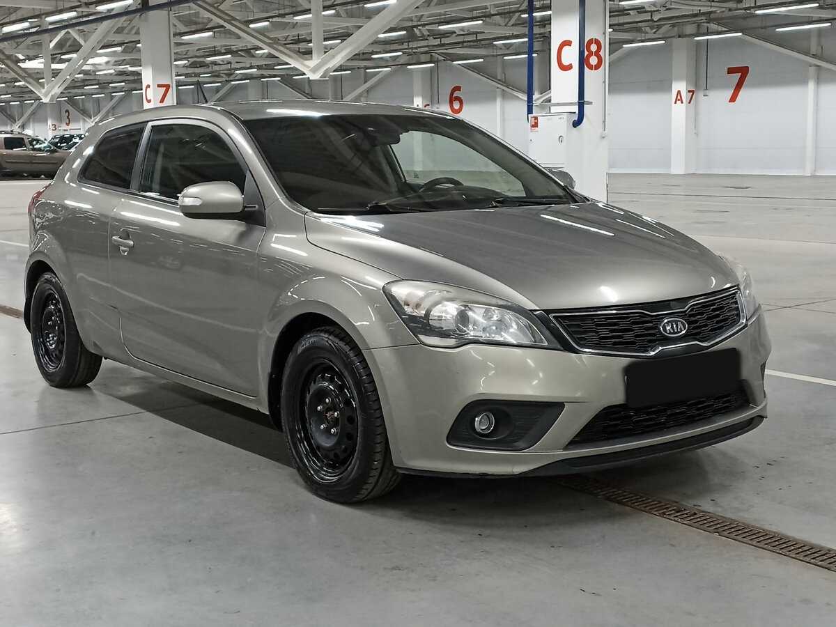 Купить Kia Ceed с пробегом. Фото: #2