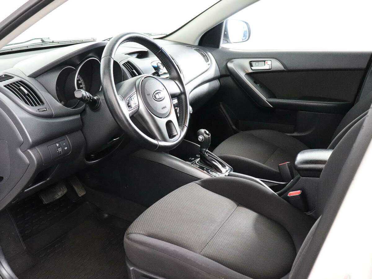 Купить Kia Cerato с пробегом. Фото: #7