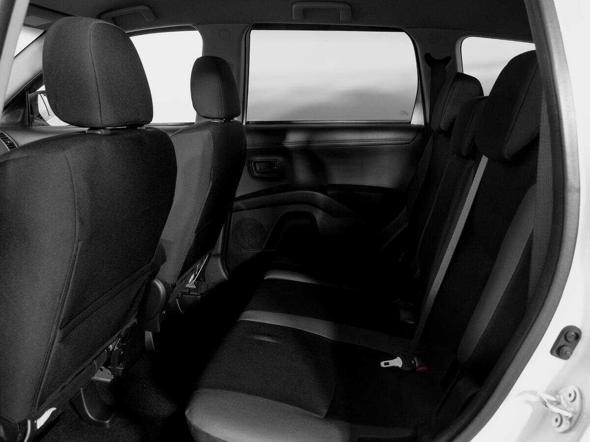 Купить Mitsubishi Outlander с пробегом. Фото: #9