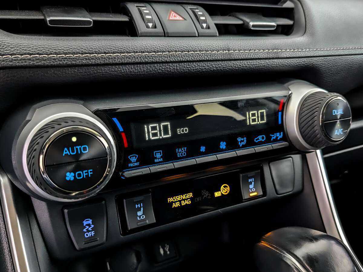 Купить Toyota RAV4 с пробегом. Фото: #20