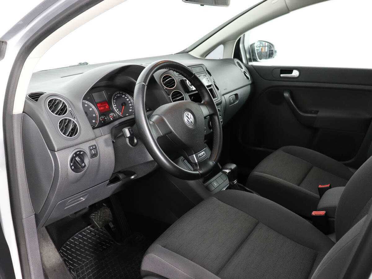 Купить Volkswagen Golf Plus с пробегом. Фото: #9