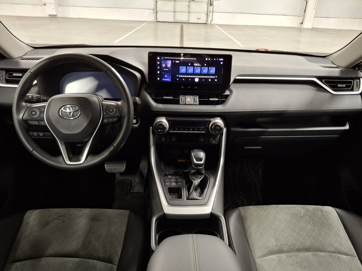 Купить Toyota RAV4 с пробегом. Фото: #13