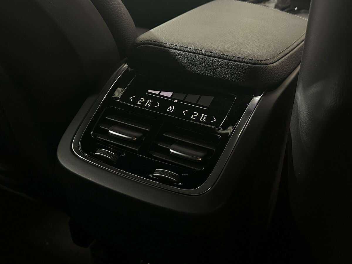 Купить Volvo XC60 с пробегом. Фото: #18