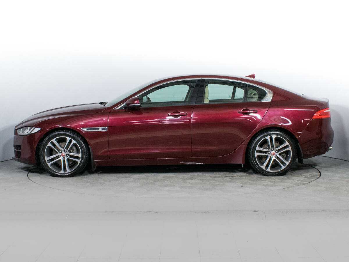 Купить Jaguar XE с пробегом. Фото: #7