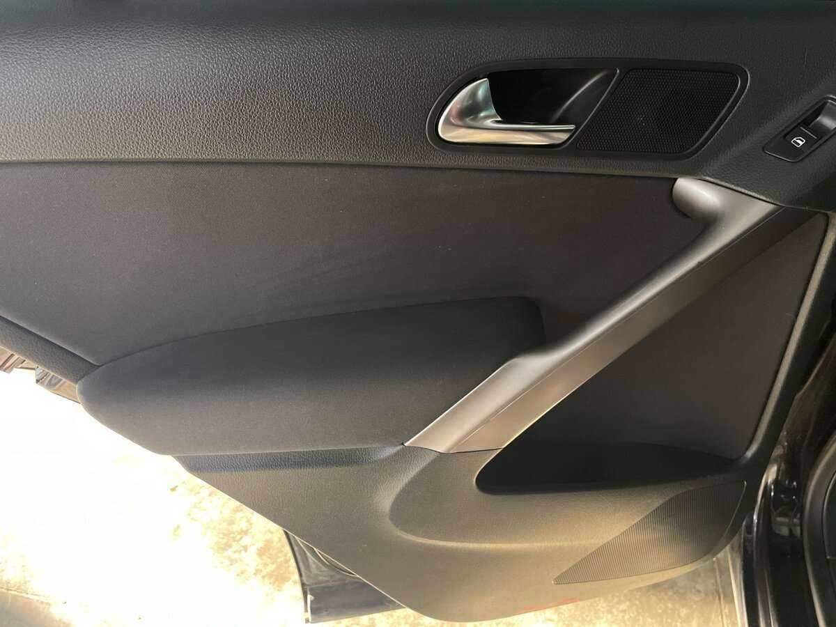 Купить Volkswagen Tiguan с пробегом. Фото: #19