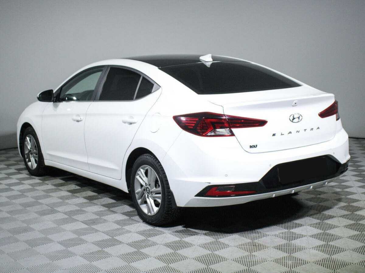 Купить Hyundai Elantra с пробегом. Фото: #3