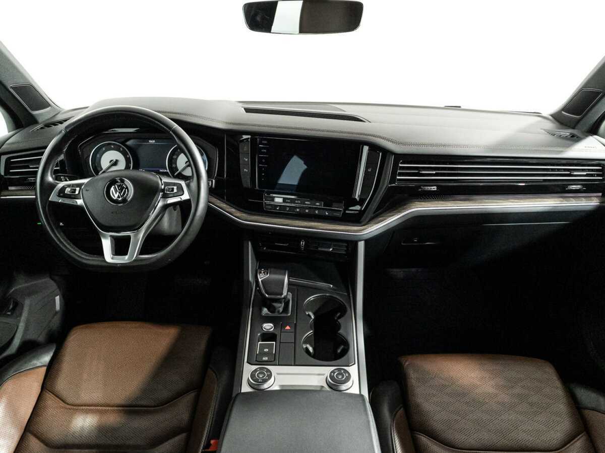 Купить Volkswagen Touareg с пробегом. Фото: #12