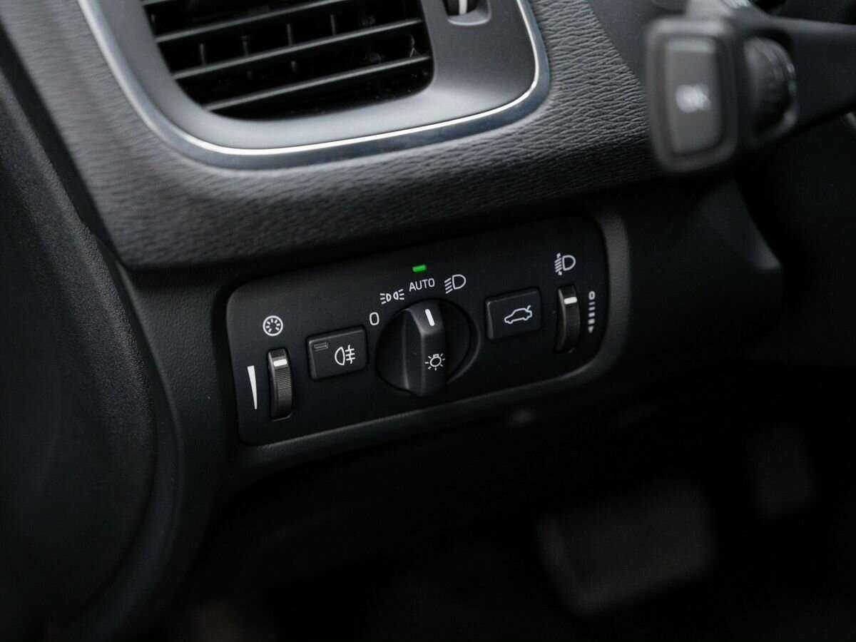 Купить Volvo V40 Cross Country с пробегом. Фото: #16