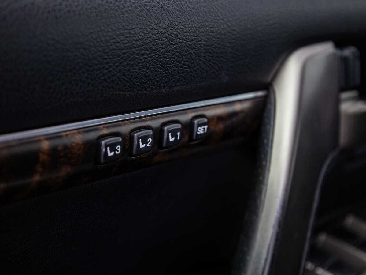 Купить Toyota Land Cruiser с пробегом. Фото: #17
