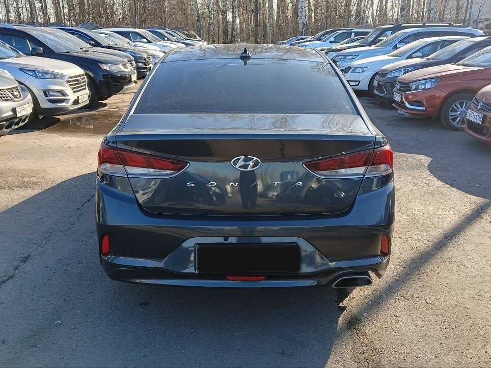 Купить Hyundai Sonata с пробегом. Фото: #4