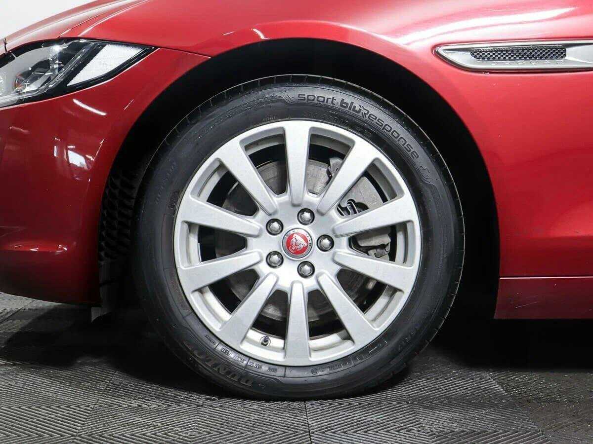 Купить Jaguar XE с пробегом. Фото: #14