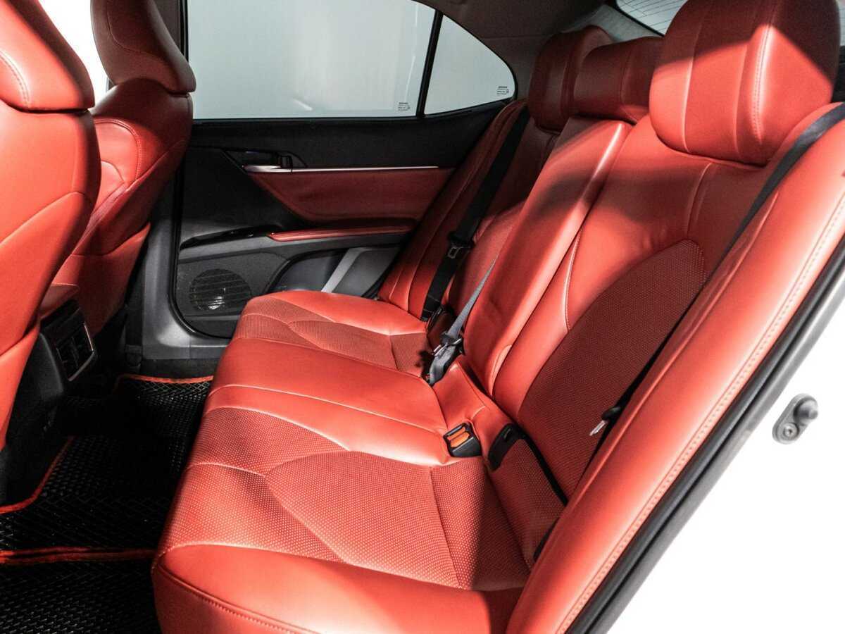 Купить Toyota Camry с пробегом. Фото: #9