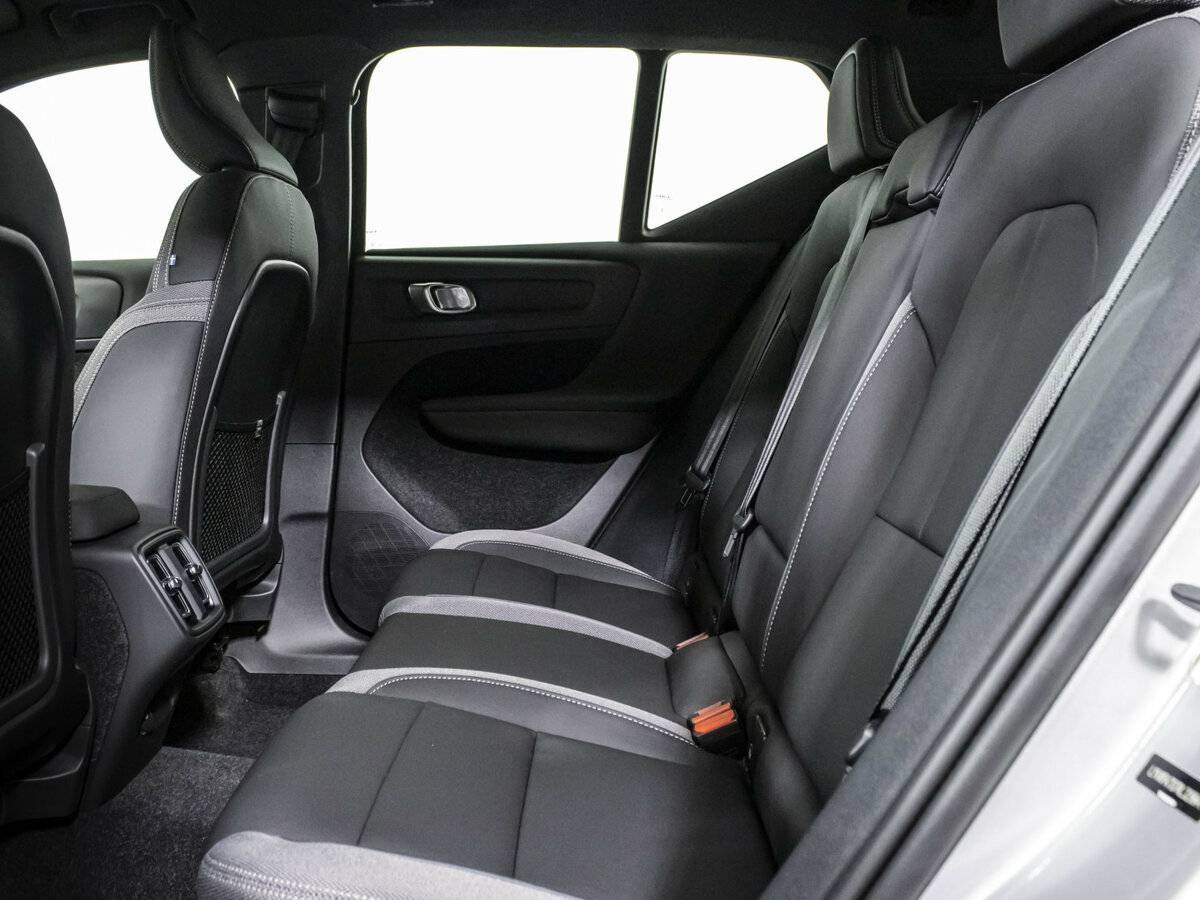 Купить Volvo XC40 с пробегом. Фото: #6