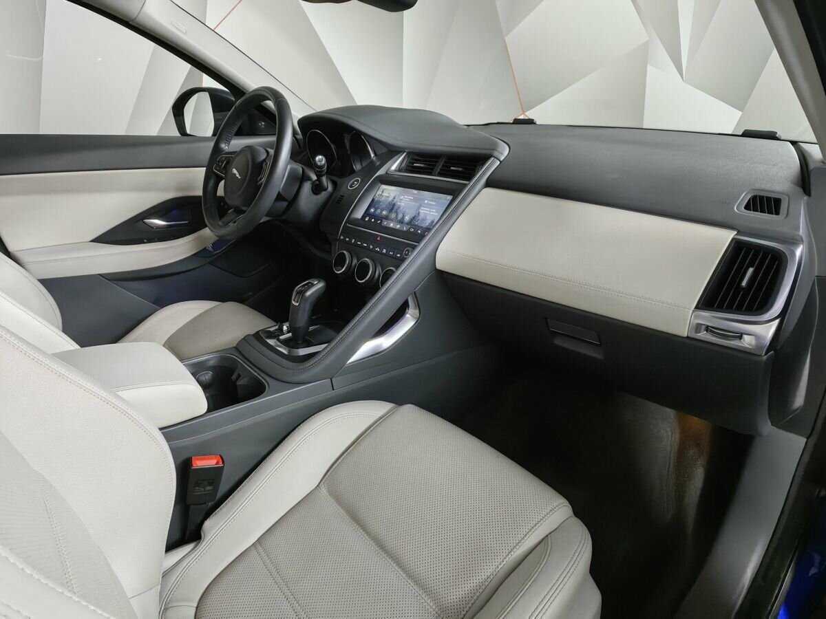 Купить Jaguar E-Pace с пробегом. Фото: #8