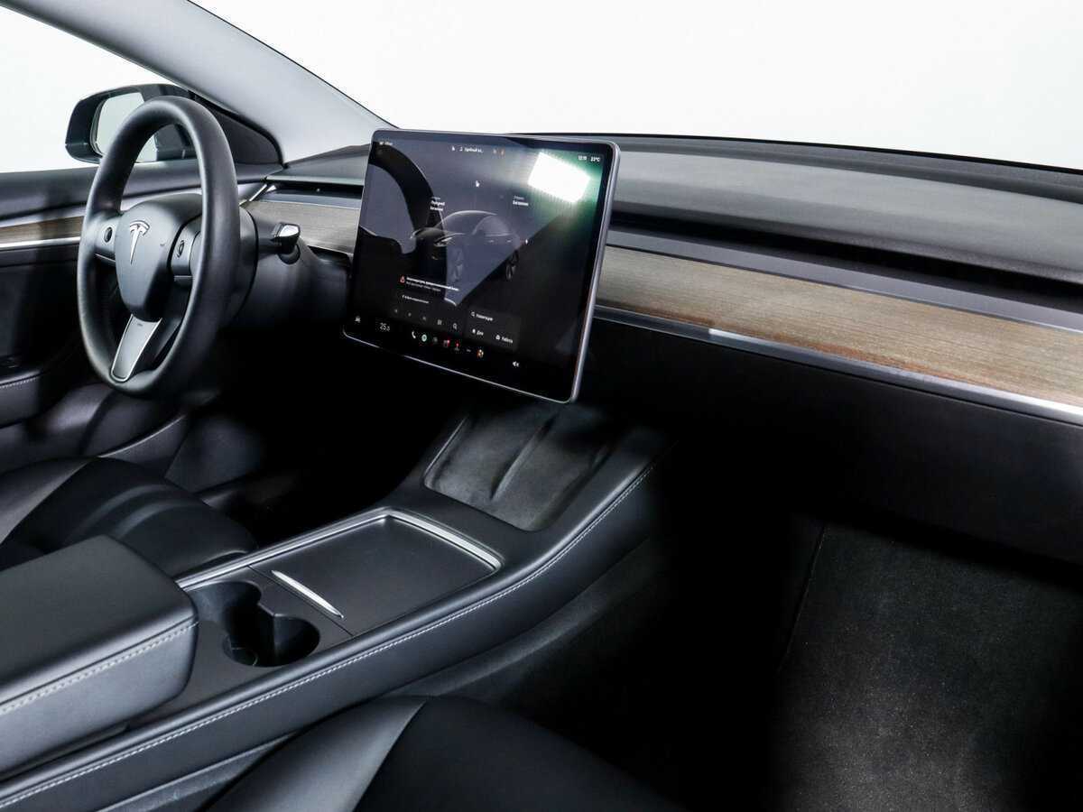 Купить Tesla Model 3 с пробегом. Фото: #5