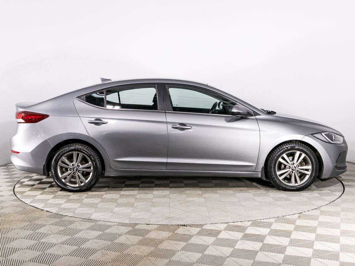 Купить Hyundai Elantra с пробегом. Фото: #3