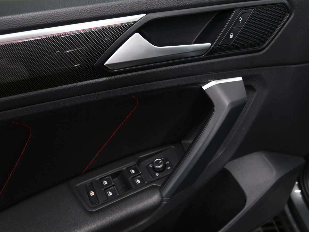 Купить Volkswagen Tiguan с пробегом. Фото: #6