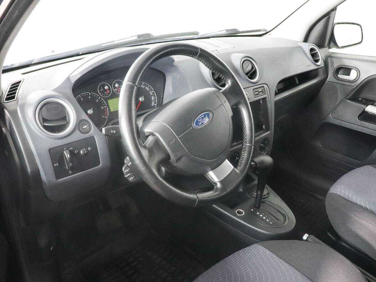 Купить Ford Fusion с пробегом. Фото: #4