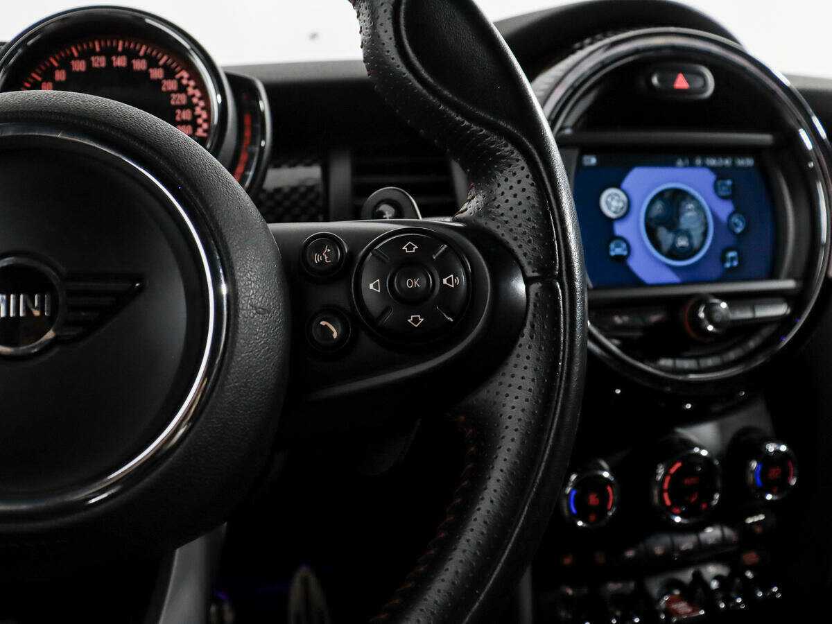 Купить Mini Hatch с пробегом. Фото: #17