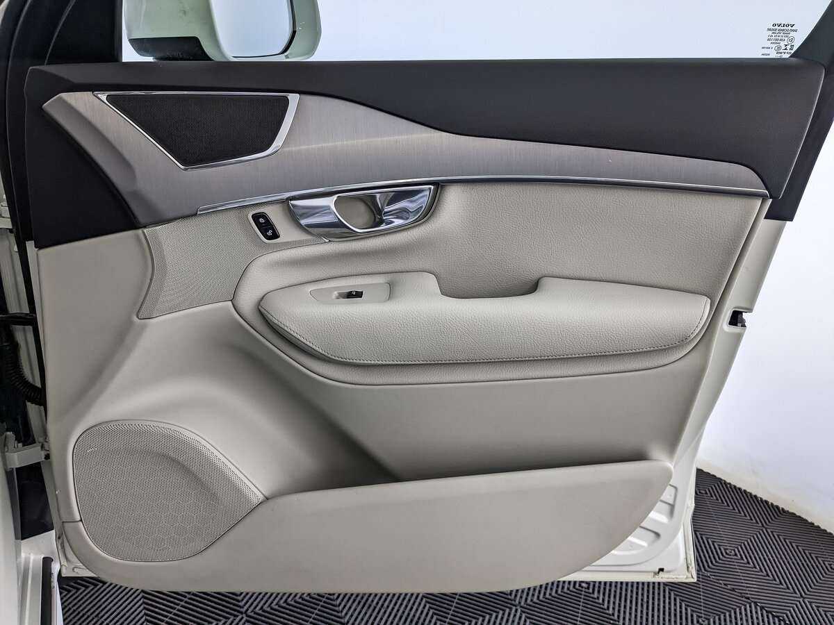 Купить Volvo XC90 с пробегом. Фото: #20
