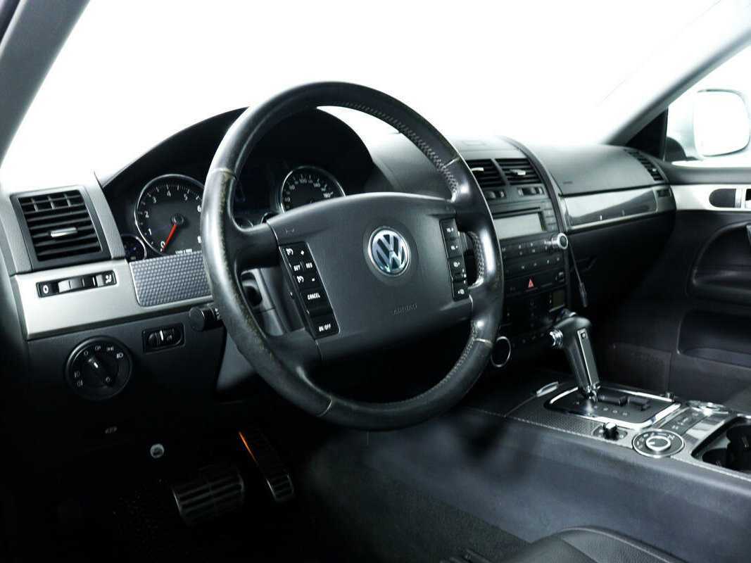 Купить Volkswagen Touareg с пробегом. Фото: #12