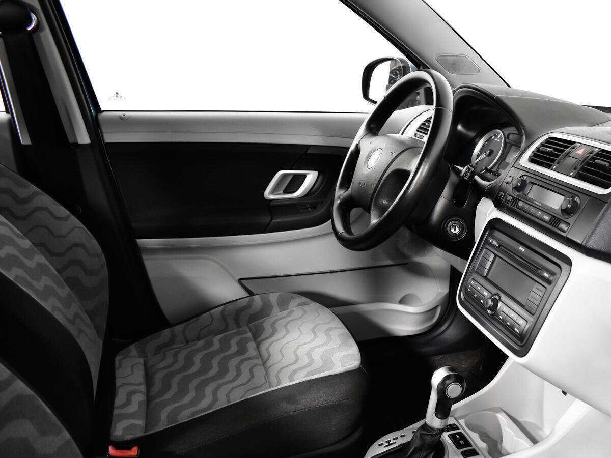 Купить Skoda Fabia с пробегом. Фото: #8