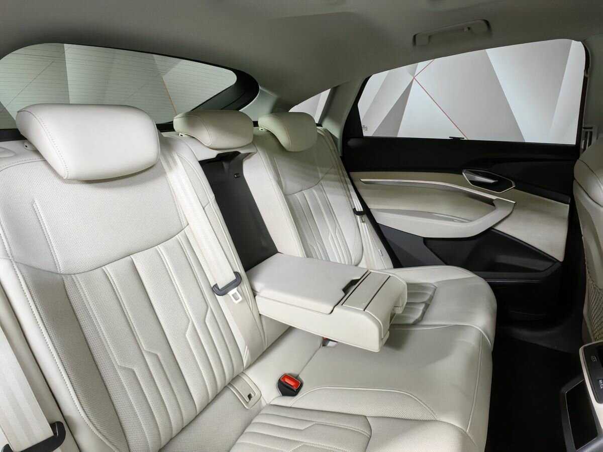 Купить Audi e-tron Sportback с пробегом. Фото: #12