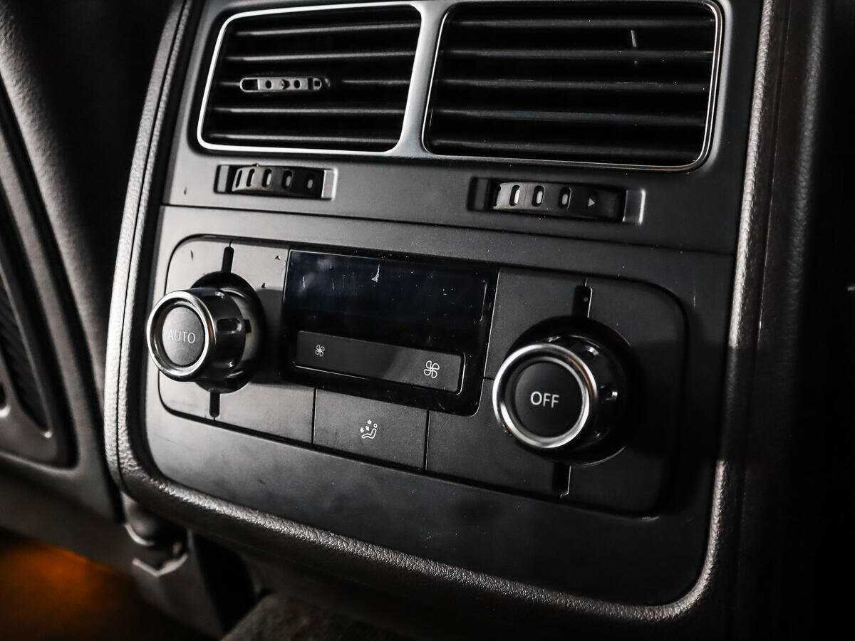 Купить Volkswagen Touareg с пробегом. Фото: #12