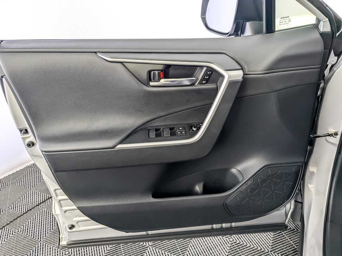 Купить Toyota RAV4 с пробегом. Фото: #14
